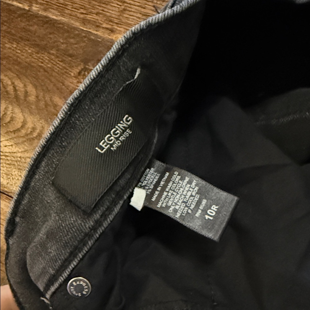 Express Women's Dark Jeans - Picture 6 of 8
